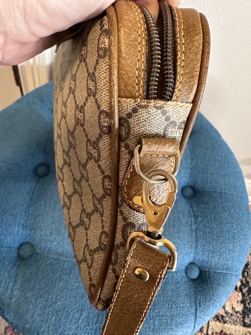 Vintage Gucci Brown GG Monogram Pochette with Charm and COA - Picture 10 of 17